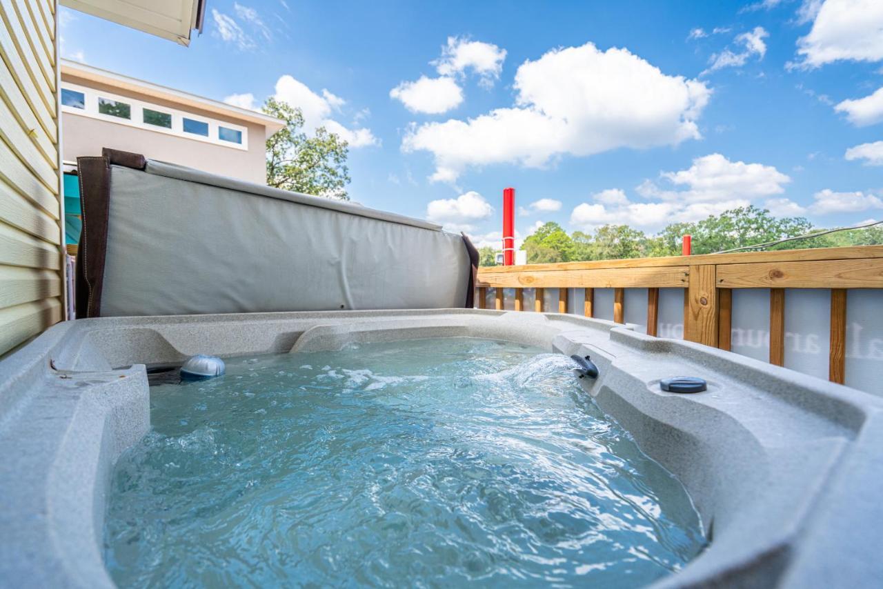 Canary Lake Cottage W/Hot Tub At Sam'S Pizza 温泉城 外观 照片