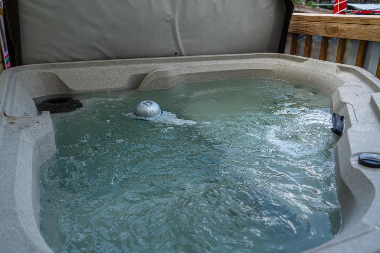 Canary Lake Cottage W/Hot Tub At Sam'S Pizza 温泉城 外观 照片